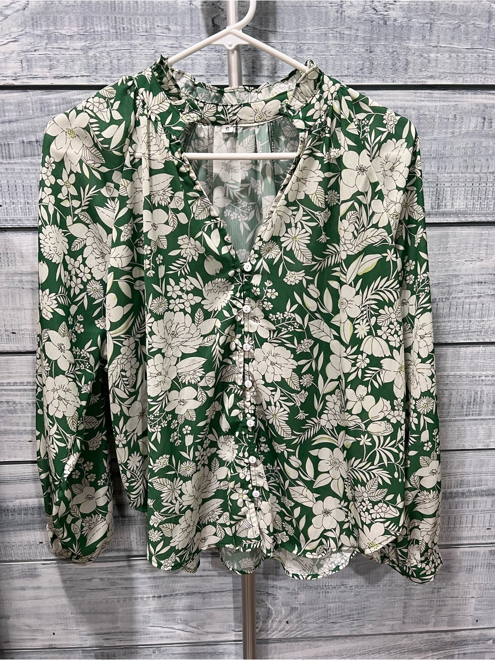 SHEIN Green and White Floral Button-Up Blouse